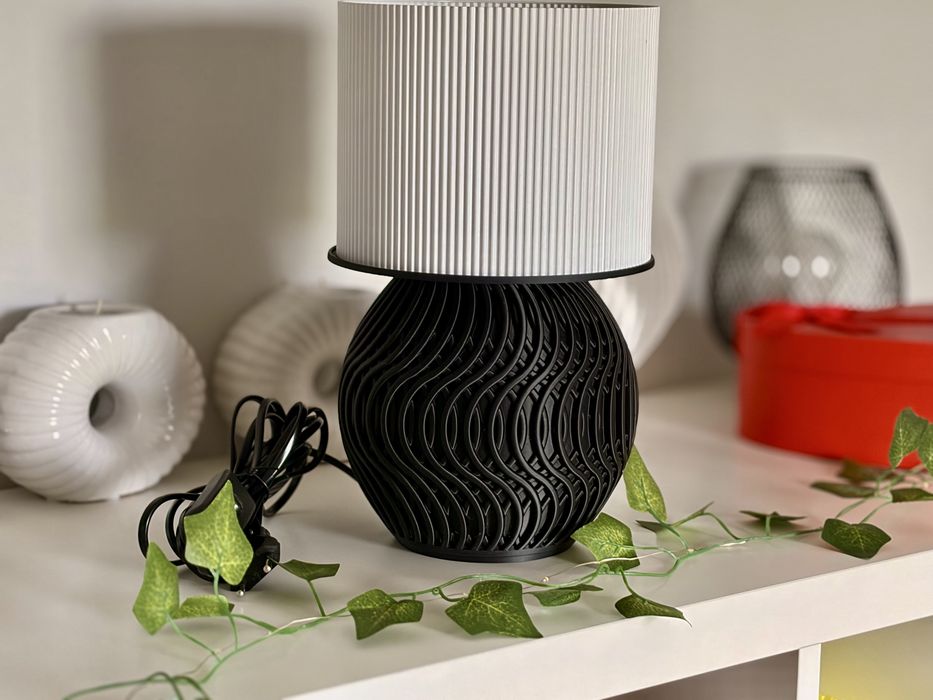 Nowoczesna lampka nocna / Ryflowany abażur | Design / Boho / Loft