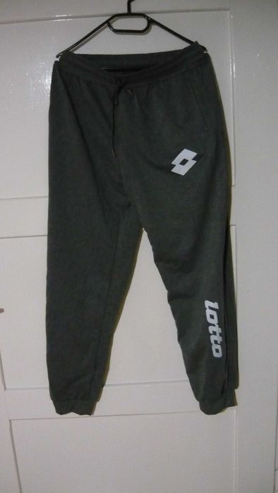 Nowe spodnie dresowe L