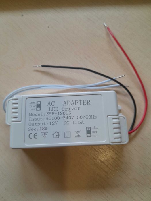 Transformador de corrente mini de 12v disponível