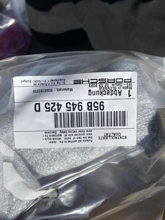 PORSCHE MACAN zaślepka listwa pod lampe tył