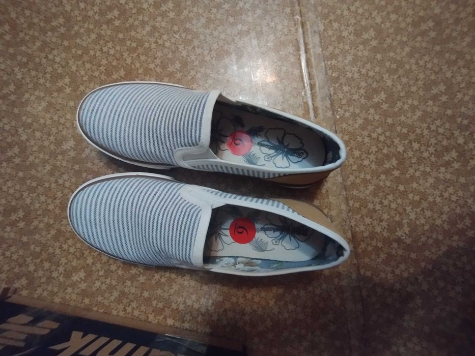 Продам мокасини на дівчинку