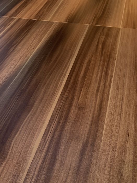 Стіл для дому деревяний