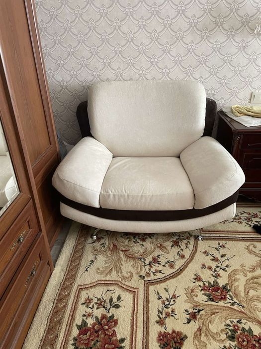 Продам комплект мебели  кресло и диван Жолтые Воды