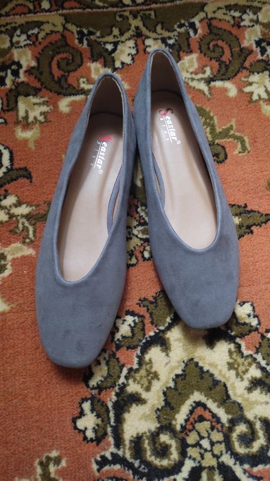 Балетки сірого кольору