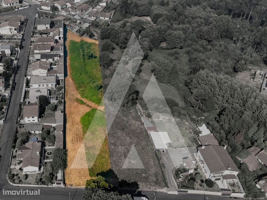 Terreno com 4634M2 em Paços de Brandão