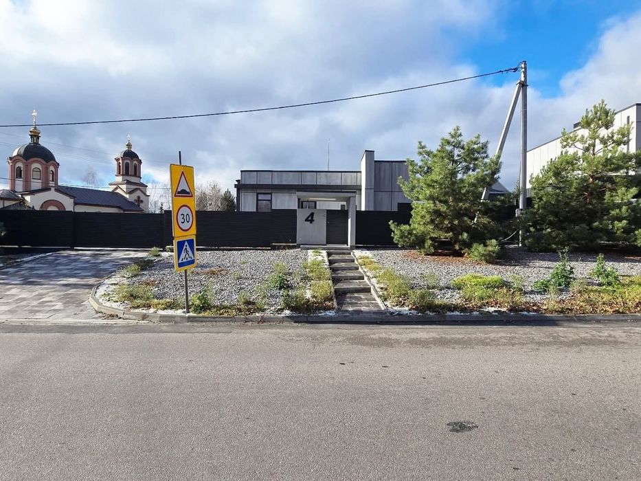 Будинок 1 поверх 135 м2 8 соток землі 4 паркомісця с. Іванковичі