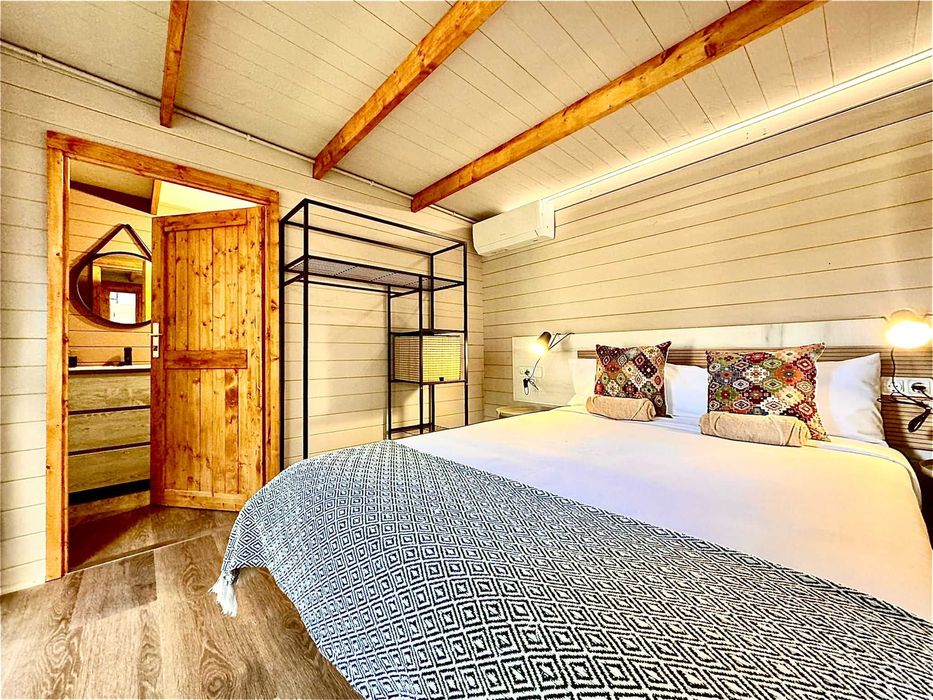 Escritorio Exterior de Madeira - Modelo ORIENTAL 5 com WC