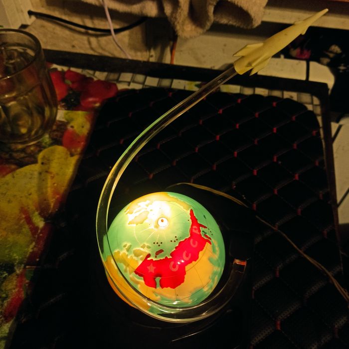 Светильник глобус -ракета СССР