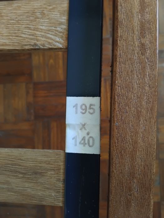 Cama de casal sem colchão