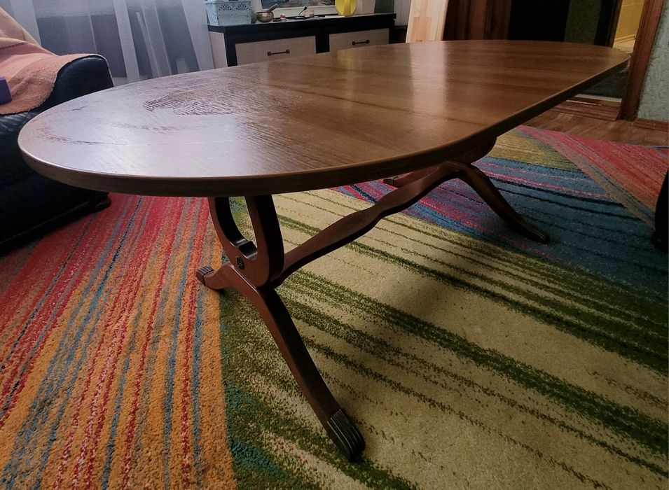 Журнальний столик