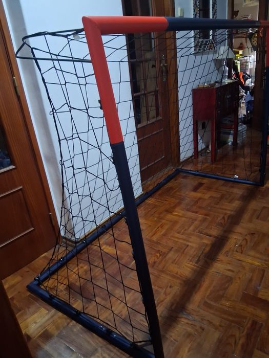 Baliza de futebol com caixa