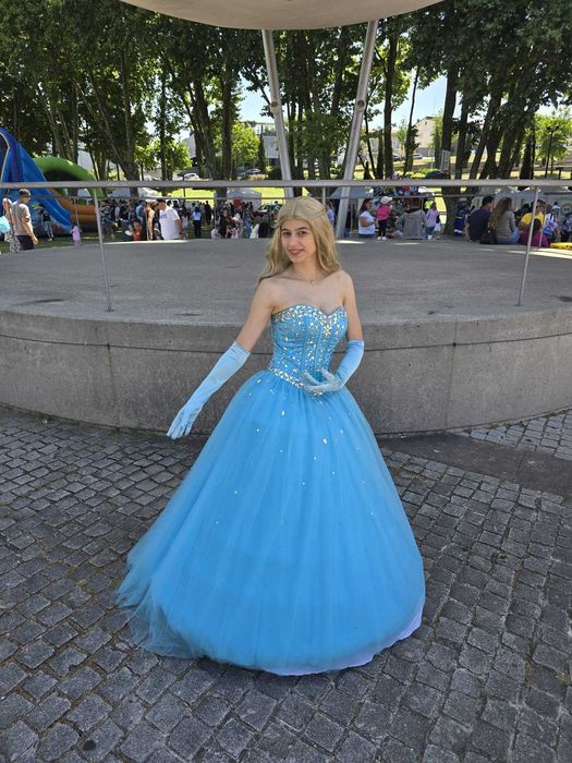 Animação infantil com princesas