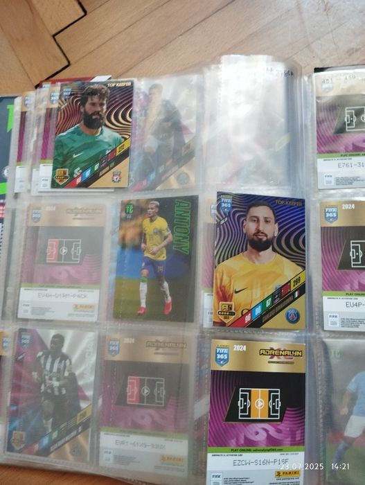 Sprzedam album i karty piłkarskie