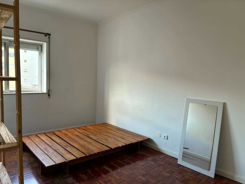 Apartamento T1 Amplo - Arrendar
