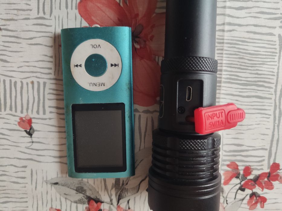 Плеєр мп3 + фонарик