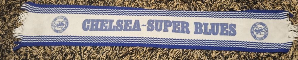 Zestaw 14 szali piłkarskich