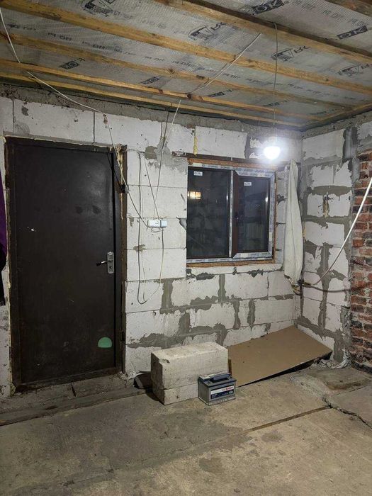 Продається 2 кімнатна квартира р -н Черьомушки без ремонта