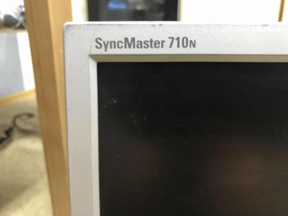 Monitor komputera SAMSUNG SyncMaster 710N