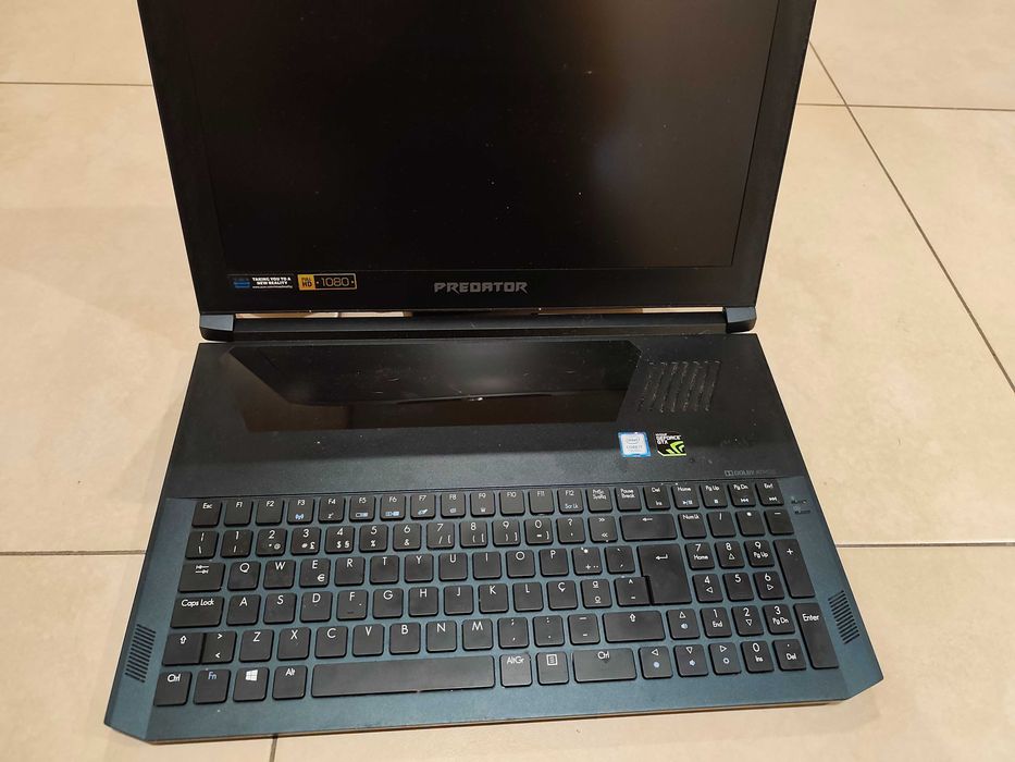Acer Predator Triton 700 – Para Peças (Não Liga)