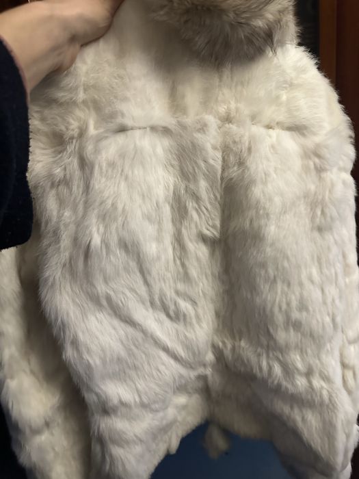 Casaco pelo de coelho com gola de raposa