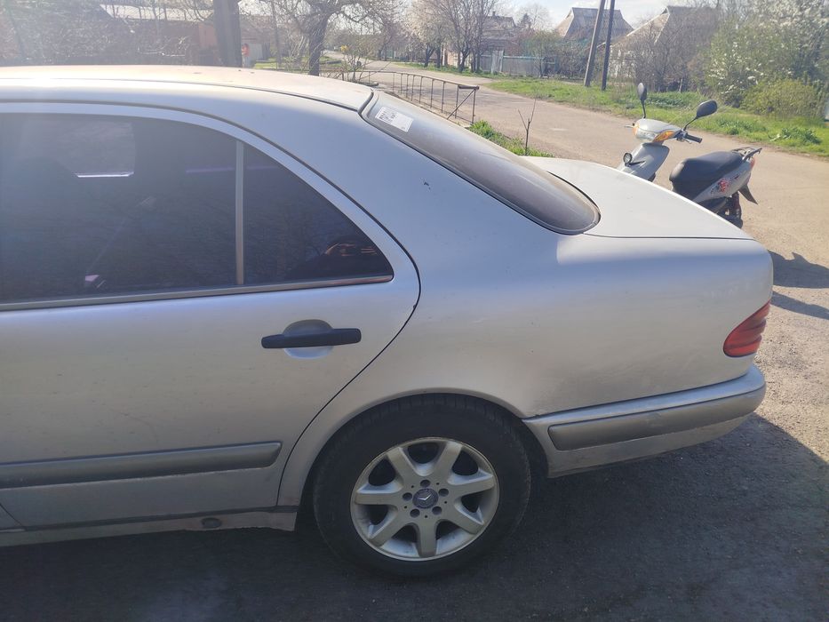 Продам Мерседес 220