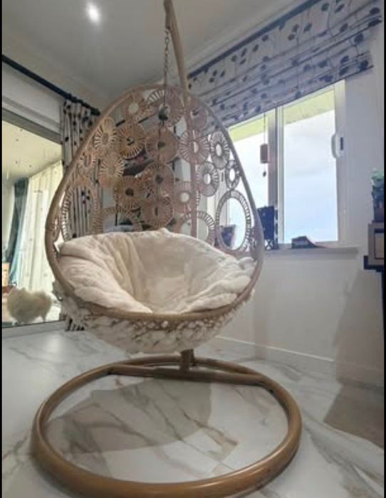 Baloiço Suspenso em Rattan  Estilo Boho  Com Base e Almofada Ajustável na altura