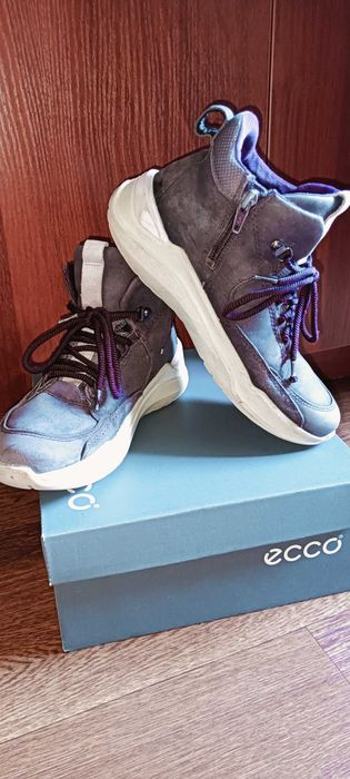 Ботинки Ecco р.35