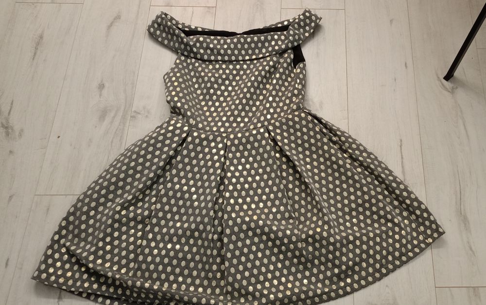 Sukienka Cocomore rozkloszowana w groszki – rozmiar 38