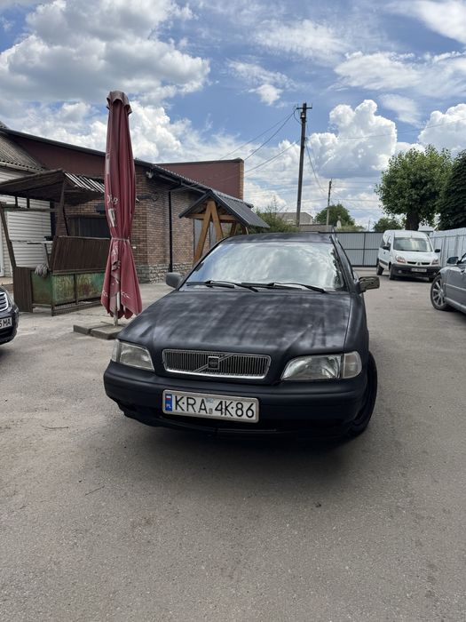 Volvo v40 1999 года