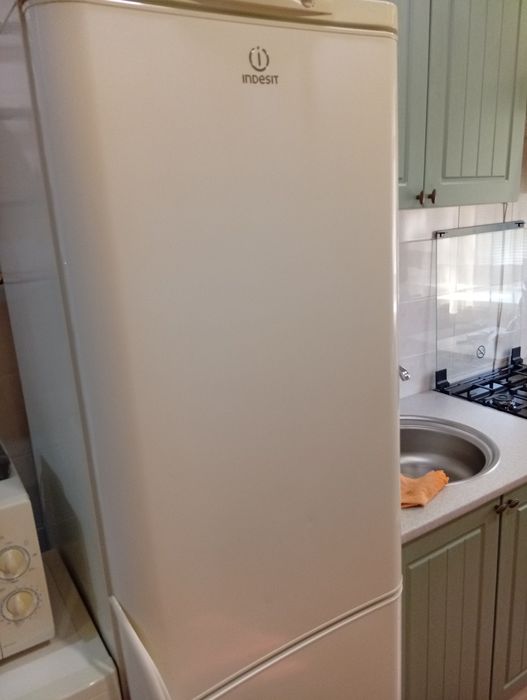 Продам холодильник Индезит