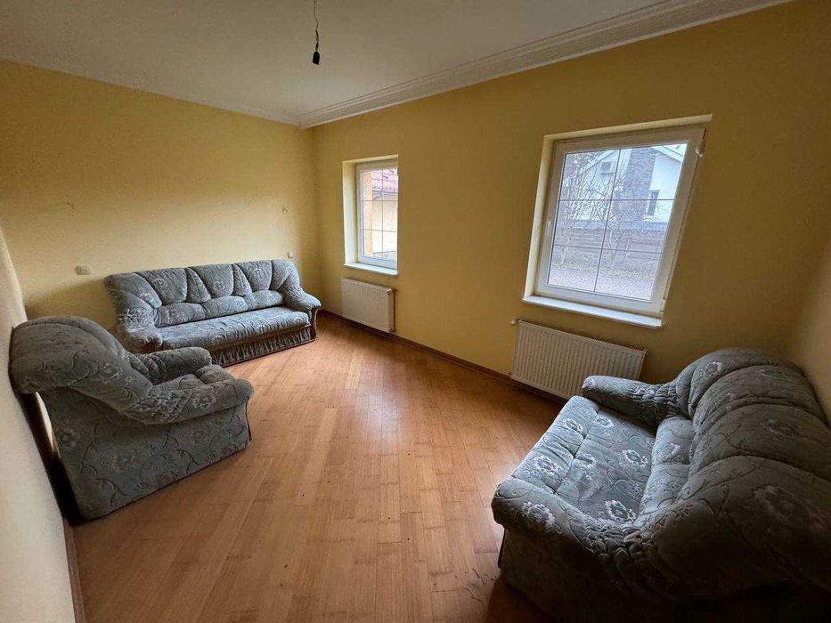 Продається двоповерховий  будинок у Брюховичах поряд з лісом