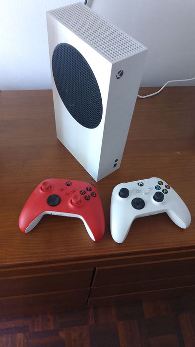 Xbox série S 512gb + 2 comandos