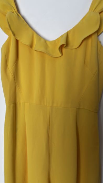 Macacão amarelo novo com etiqueta