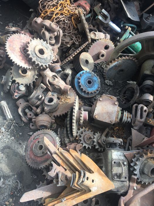 Продам запчастини до різних тракторів Т-25,Т-40,Т-16,МТЗ,ЮМЗ 80-90р