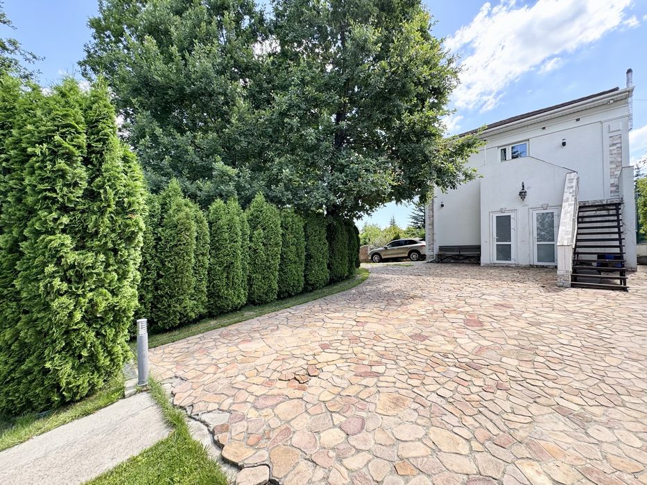КМ Нова Ходосівка будинок 600 м² 20 соток гостьовий будинок лазня ліс
