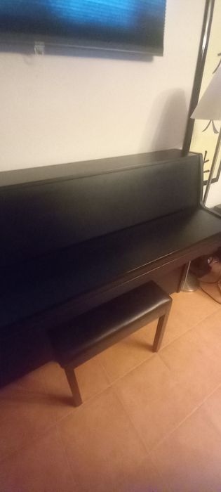 Piano vertical Kemble