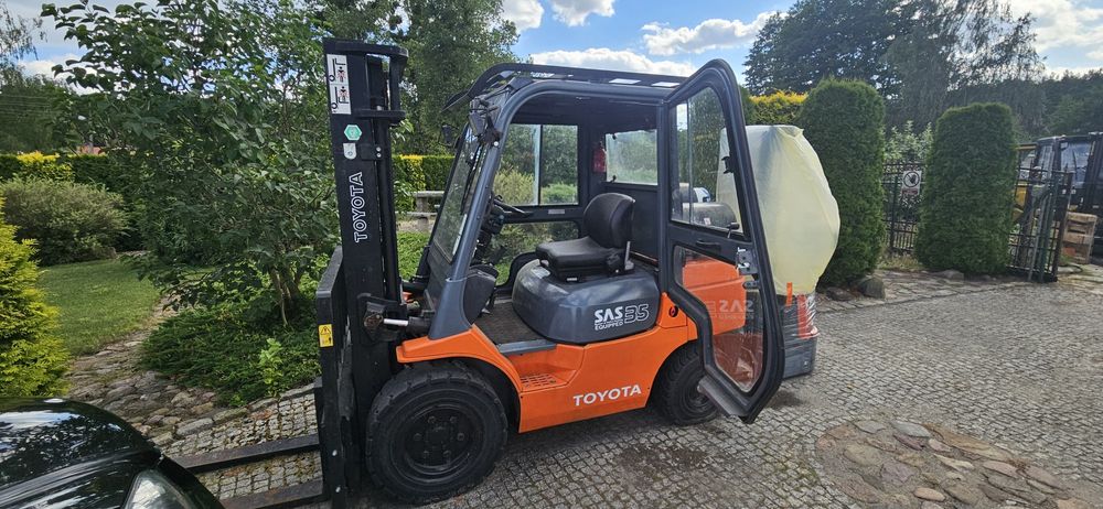 Wozek widłowy Toyota Yale 1.5 - 4.5 T