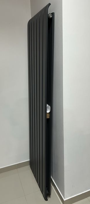 Radiador Vertical GoodHome Wilsona 180×54 – NOVO, Nunca Usado