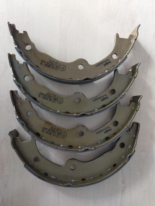 Колодки стояночного гальма Lexus