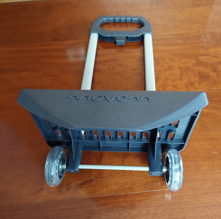 Suporte troley para colocar a mochila