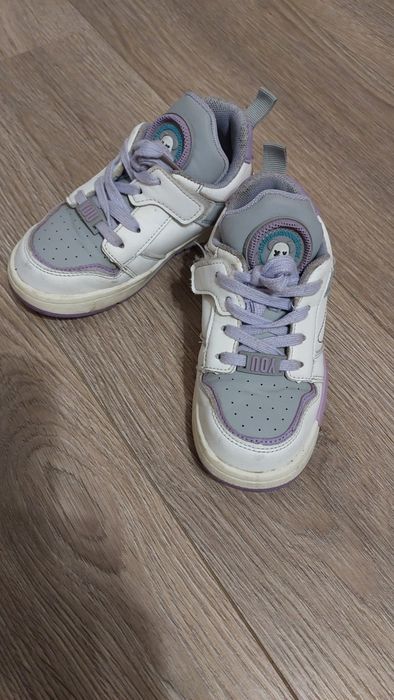 Продам кросівки демісезоні в гарному стані