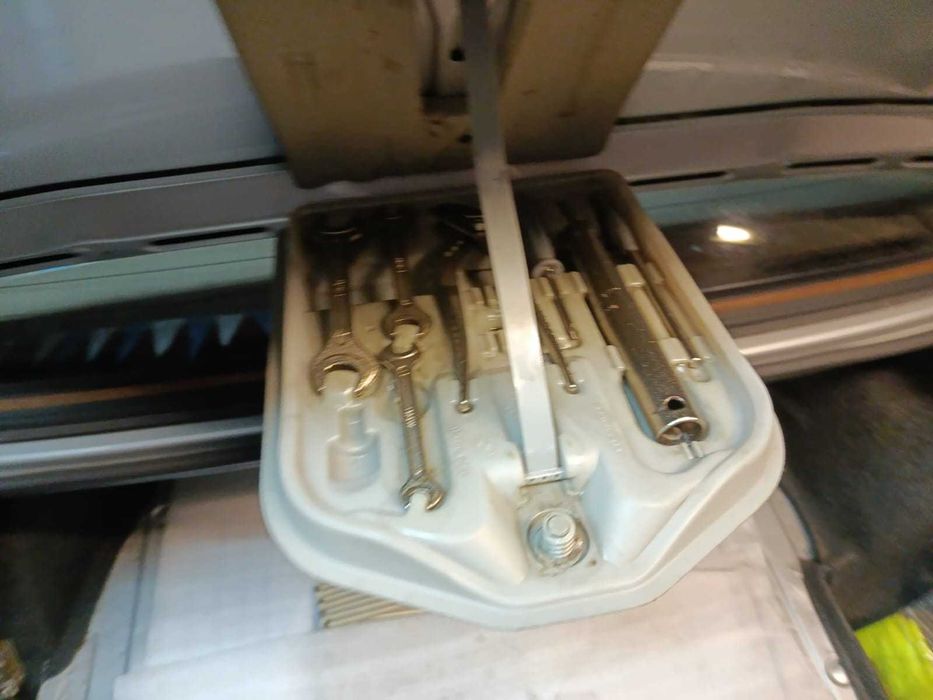 Ferramentas BMW E30 coupé originais