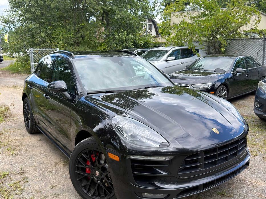 Porsche Macan      2017