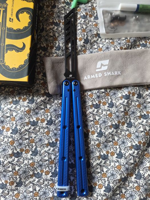 Balisong Armed Shark Krake Raken + mako v3