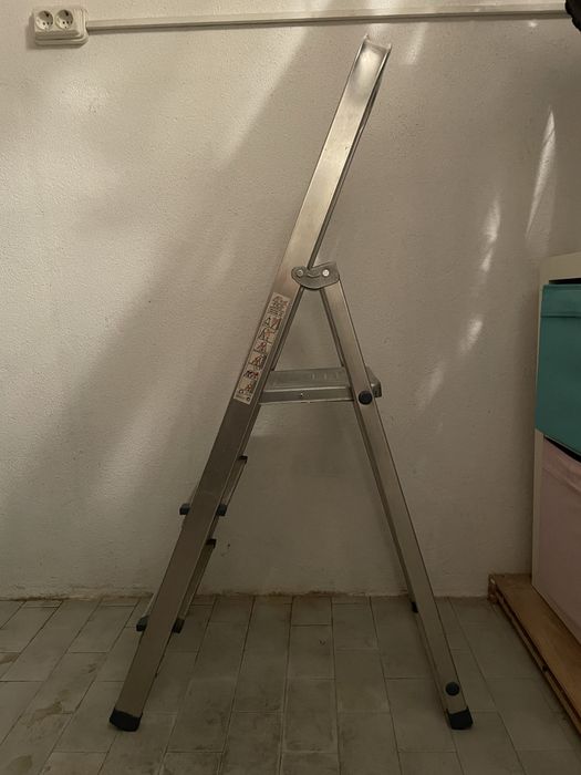 Escadote de Alumínio - 3 degraus