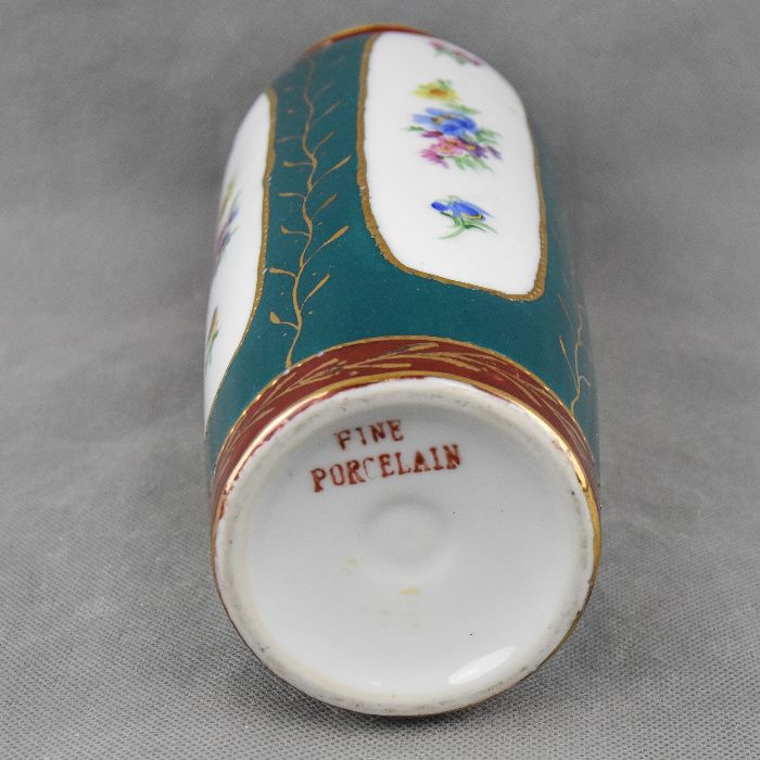 Jarra em Porcelana europeia, pintada à mão