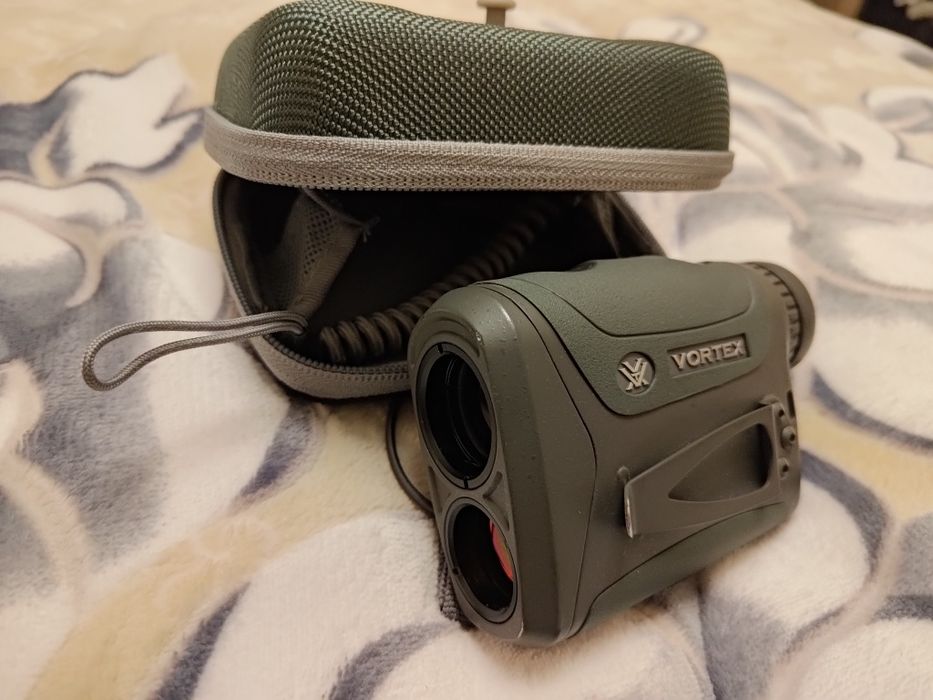 Далекомір Vortex Razor HD 4000