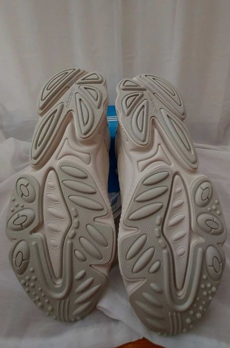 Sapatilhas adidas ozweego