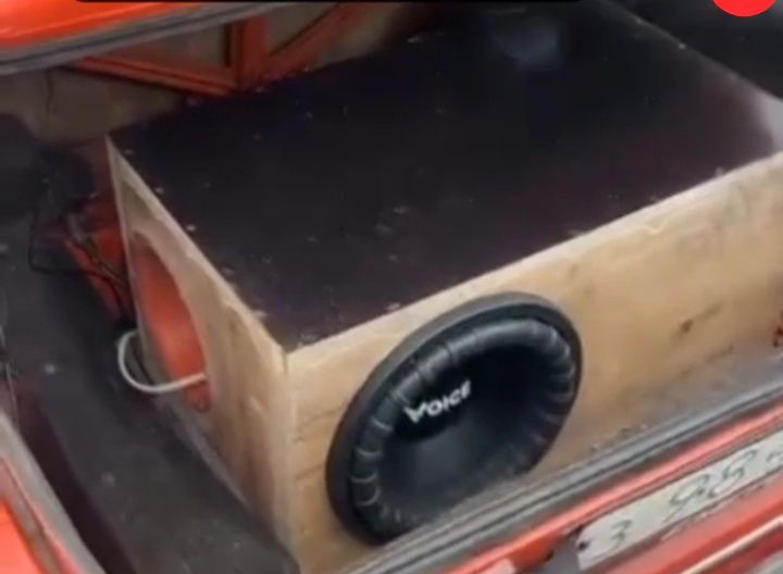 Продам саб 1800w + усілок 1000 або обмін на ваз 2101- 2107