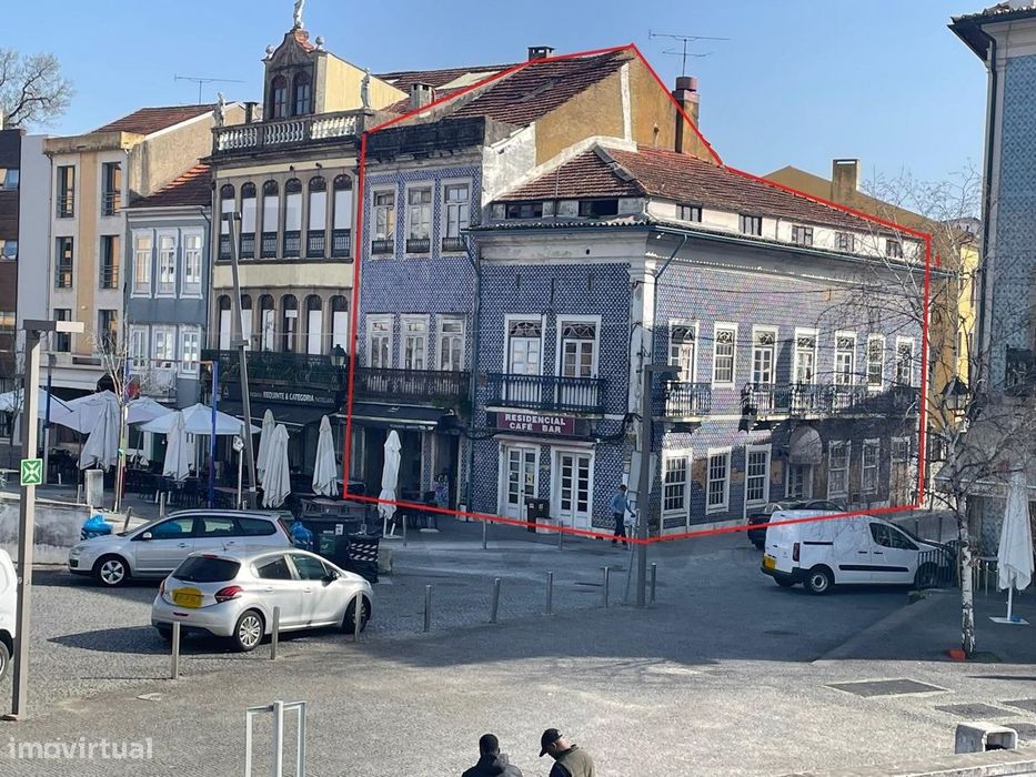 Vende - Prédios Na Baixa Da Cidade De Águeda - Oportunidade Única -